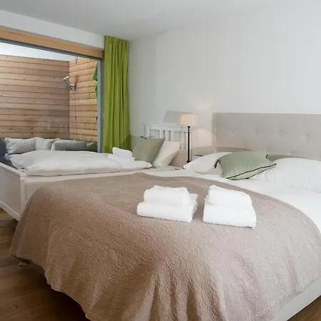 Valmala Flat For 5 People And A Family Dog With Fenced Garden Lenz