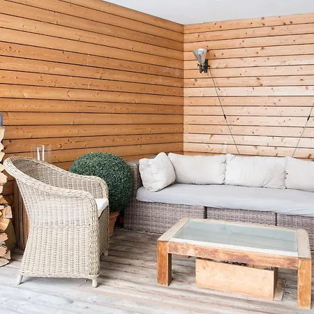Lägenhet Family Oasis With Garden And Fireplace *