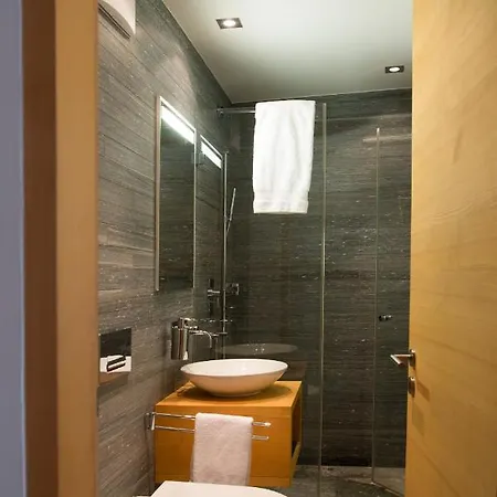 Valmala Flat For 5 People And A Family Dog With Fenced Garden 아파트