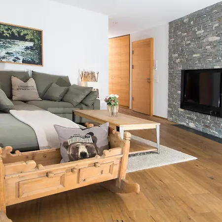 아파트 Valmala Flat For 5 People And A Family Dog With Fenced Garden *